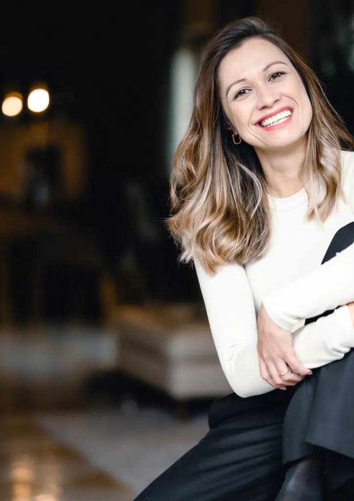 Modernes Businessportrait einer Webdesignerin für Beauty- und Dienstleistungsbetriebe